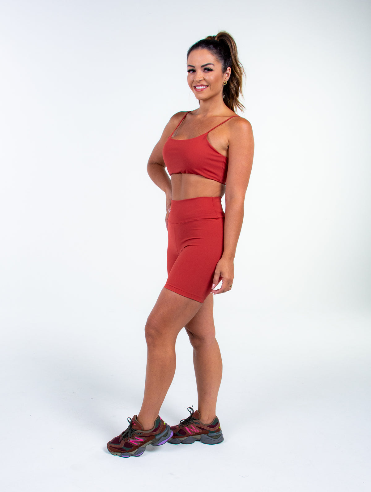 Conjunto Fitness Feminino Santoar Linha Basic, Top Duplo Alça Fina + Bermuda Cós Alto (Zero Transparência, UV 50+)