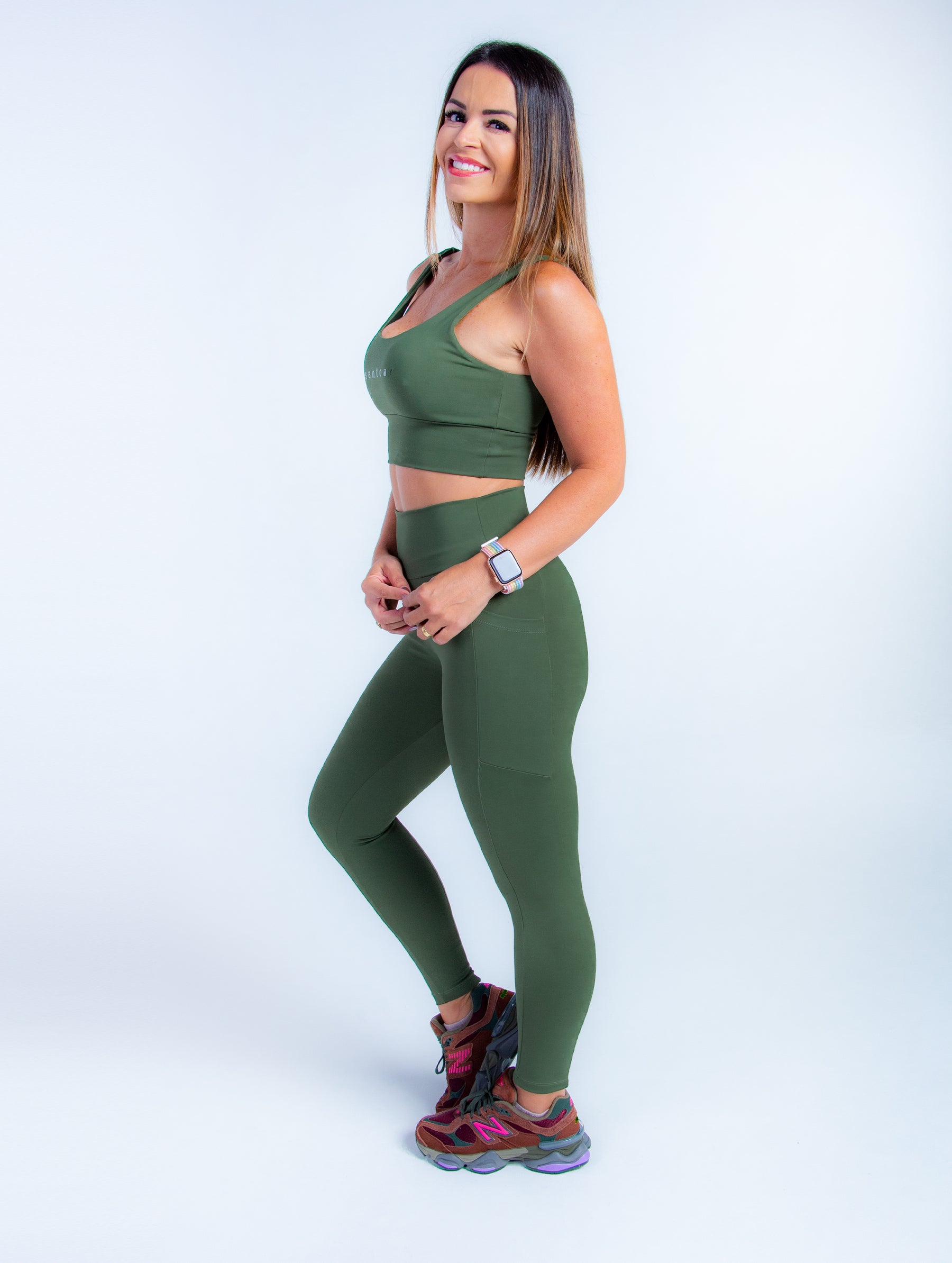Legging Soft com bolsos laterais  - Cós Alto – Zero Transparência, Alta Compressão e Proteção UV 50+ (Cópia)